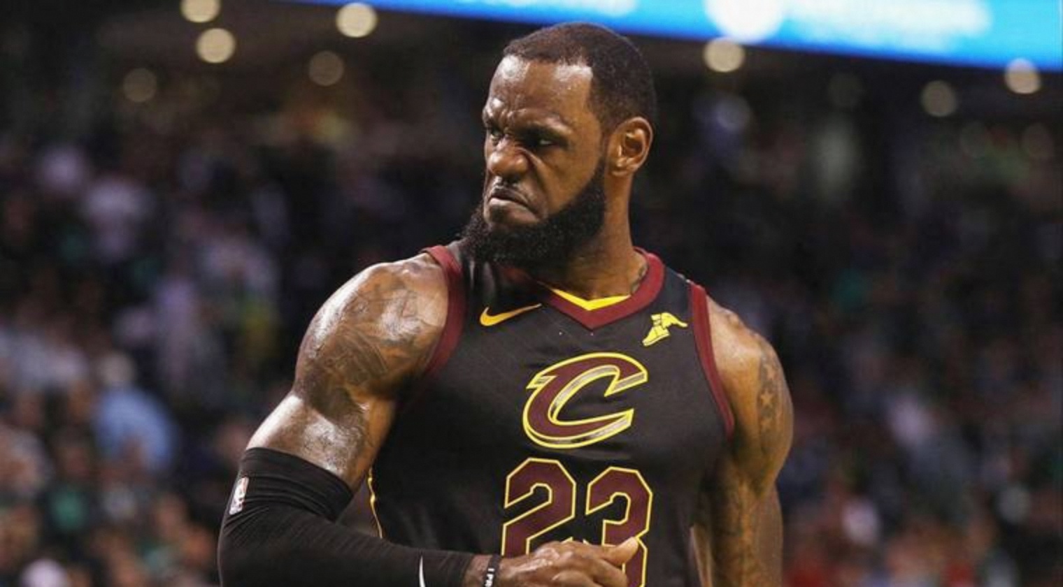 湖人NBA战胜波特兰开拓者詹姆斯关键突破(湖人战胜开拓者 新闻)